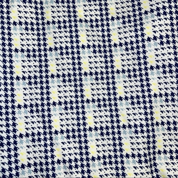 Annika Cutter & Buck Houndstooth Pattern Bermuda Golf Shorts for women’s - Picture 4 of 12